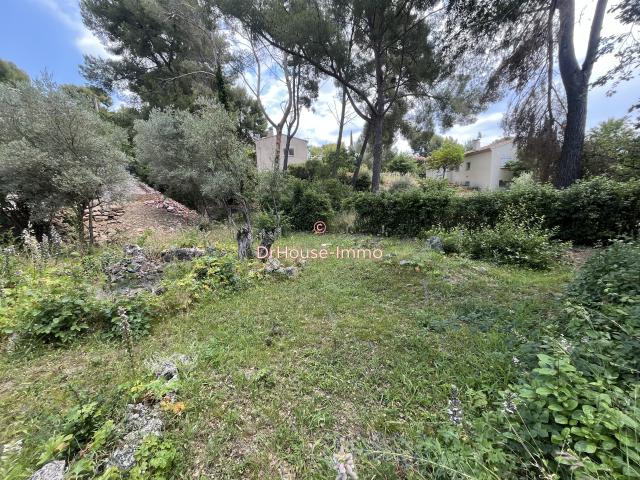 LA CADIERE D'AZUR Terrain 250m2 Villa T4 de 98m2
