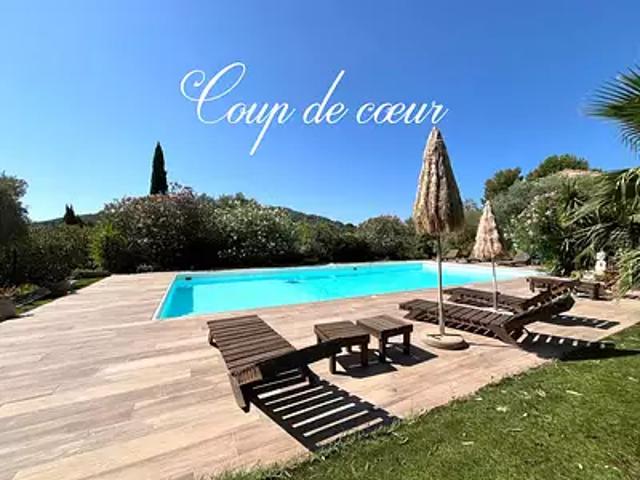 La Cadière d'Azur 83740 Achat / Vente maison 6 pièces t6 au dernier étage piscine