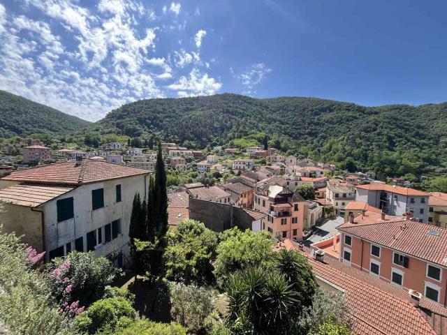 La casa nella roccia casa vacanze Ameglia cod Citra 011001 LT 0243