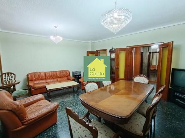 LA CASITA INMOBILIARIA VENDE PISO ZONA CENTRO FERIA