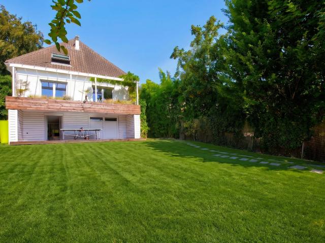 La Celle Saint Cloud LES GRESSETS 215 m² 4/5 chambres Terrain de 660 m²