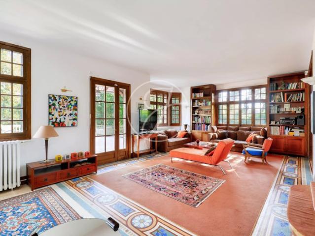 La Celle Saint Cloud LES GRESSETS Maison anglo normande à vendre 338m² 6 chambres Terrain de 1200 m²