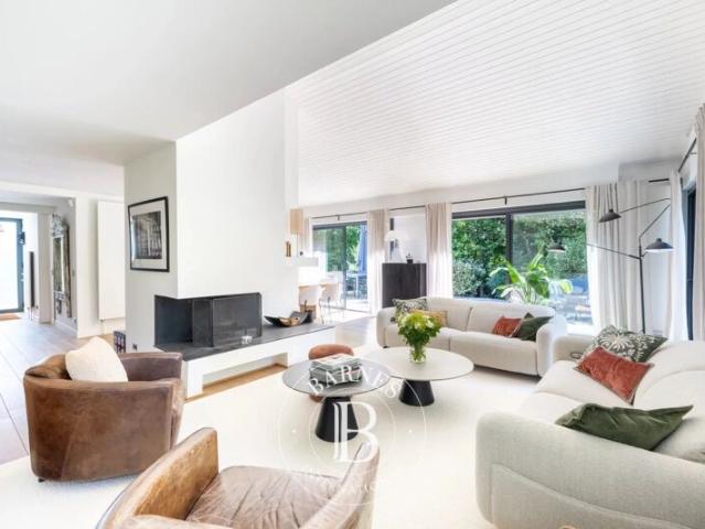 La Celle Saint Cloud, Maison 5 Chambres 207 m² en location
