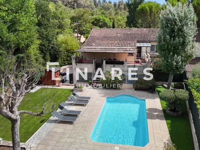La CEZANNE Maison divisée de 189m2 Terrain 1100m2 13100 L