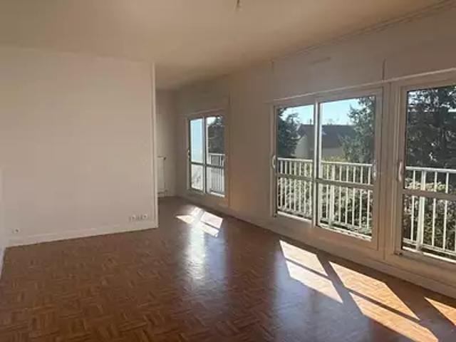 La Châtre 36400 Location appartement 4 pièces t4 cave balcon