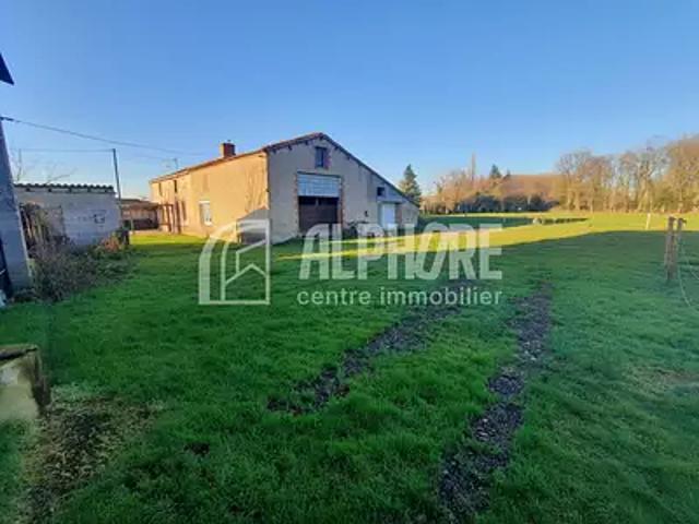 La Chaize le Vicomte 85310 Achat / Vente maison 4 pièces t4 au dernier étage
