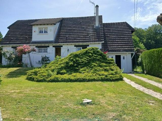 La chapelle longueville, dans un environnement calme, maison avec garage