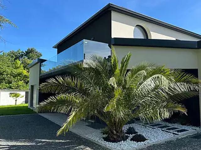 La Chapelle Saint Mesmin 45380 Achat / Vente maison 9 pièces t9 au dernier étage parking
