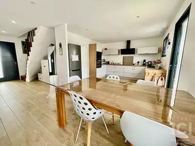 La Chapelle sur Erdre 44240 Achat / Vente maison 6 pièces t6 au dernier étage cave