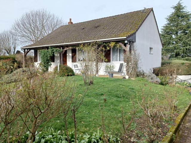 La Charité sur Loire pavillon T5 de 90 m2 habitable jardin 3000 m2