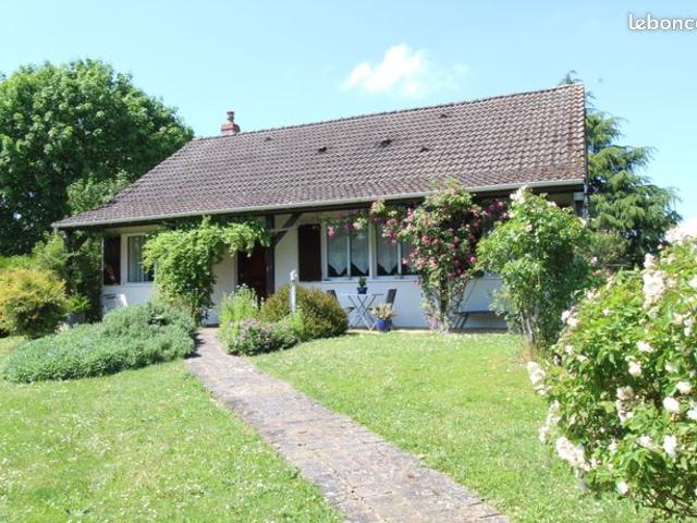 La Charité sur Loire, quartier résidentiel, pavillon sur sous sol T5 de 90 m² bel environnement