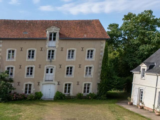 La chartre sur Loir SARTHE Moulin du XIXe en bord du Loir et