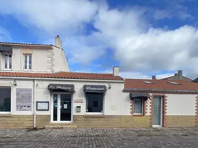 La Chevrolière 44118 Achat / Vente maison 12 pièces t12 au dernier étage cave