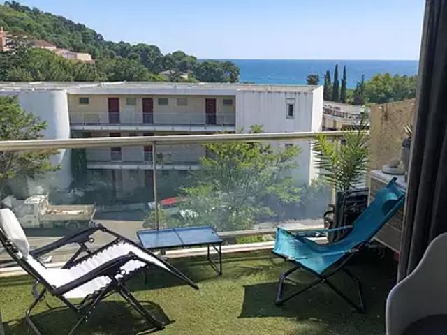 La Ciotat 13600 Achat / Vente appartement 1 pièce t1 au dernier étage piscine
