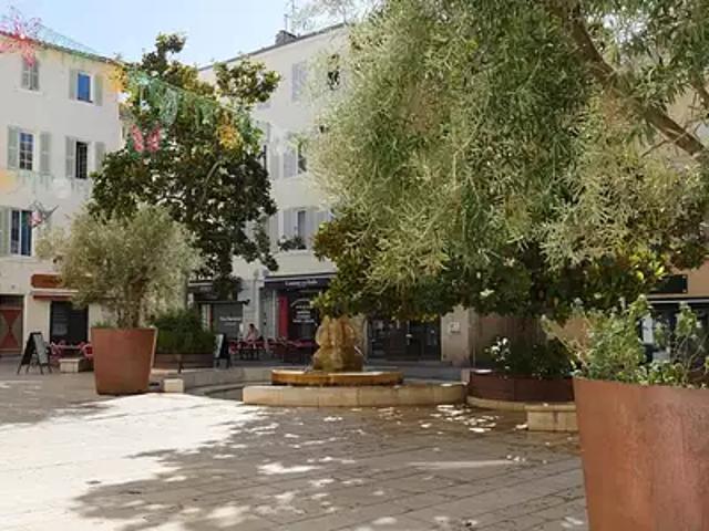 La Ciotat 13600 Achat / Vente appartement 2 pièces t2 au dernier étage