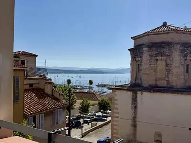 La Ciotat 13600 Achat / Vente appartement 4 pièces t4 au dernier étage terrasse
