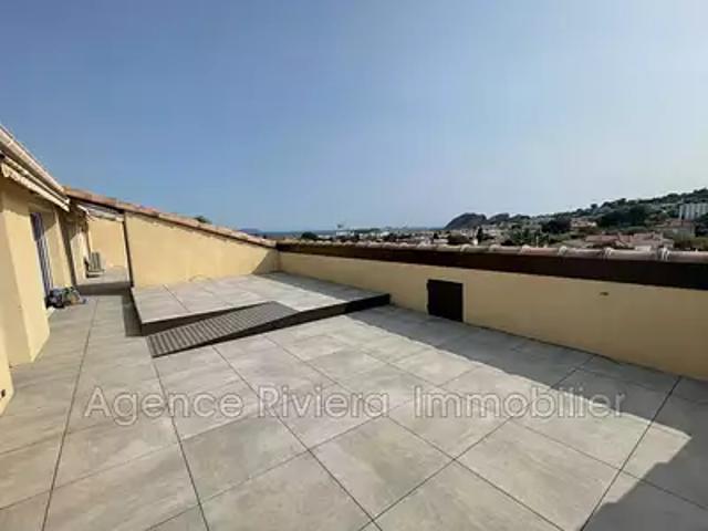 La Ciotat 13600 Achat / Vente appartement 5 pièces t5 au dernier étage terrasse
