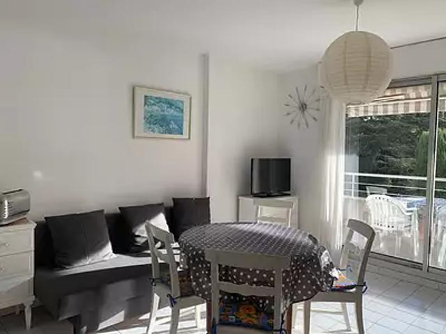 La Ciotat 13600 Location appartement 1 pièce t1 terrasse cave