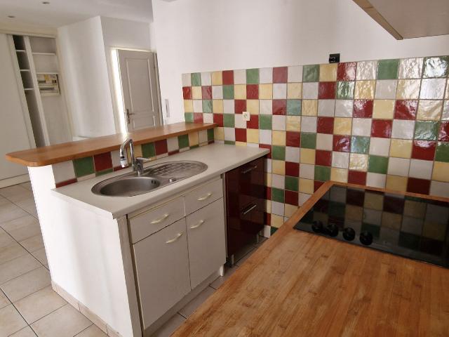 LA CIOTAT CENTRE VILLE Appartement T3 de 65 m2 Petite copropriété rénovée Climatisation À deux pas du