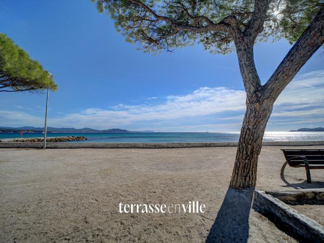 LA CIOTAT BORD DE MER APPARTEMENT T2 45 m2 TERRASSE 325 000 €