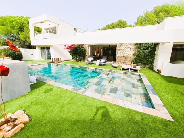 LA CIOTAT Bord de mer, Merveilleuse Villa d'Architecte construite en 2021 285 m² de surface au sol/1000m²avec piscine