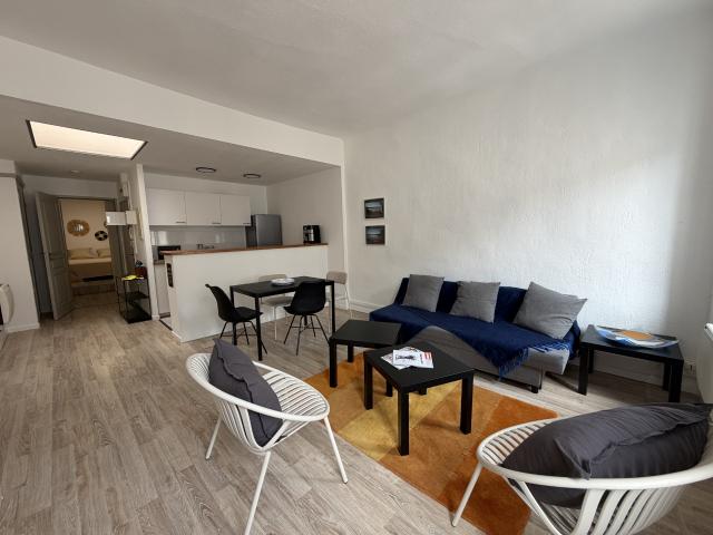 LA CIOTAT LOCATION TYPE 1 DE 43 M2 MEUBLE