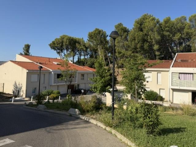LA CIOTAT LOCATION TYPE 2 MEUBLE AVEC TERRASSE