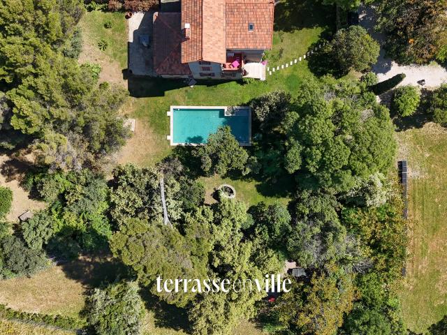 LA CIOTAT MAISON DE MAÎTRE 225 M2 6 CHAMBRES PISCINE GARAGE PARCELLE 5 000 M2