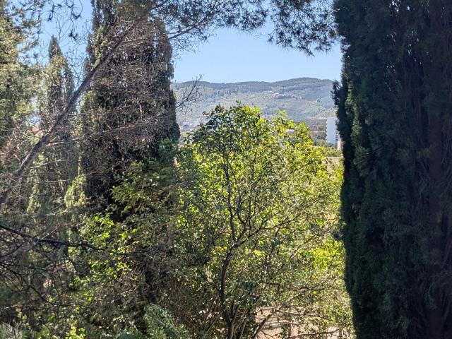 LA CIOTAT PEYMIAN TERRAIN CONSTRUCTIBLE 581 M2 PROCHE COMMERCE