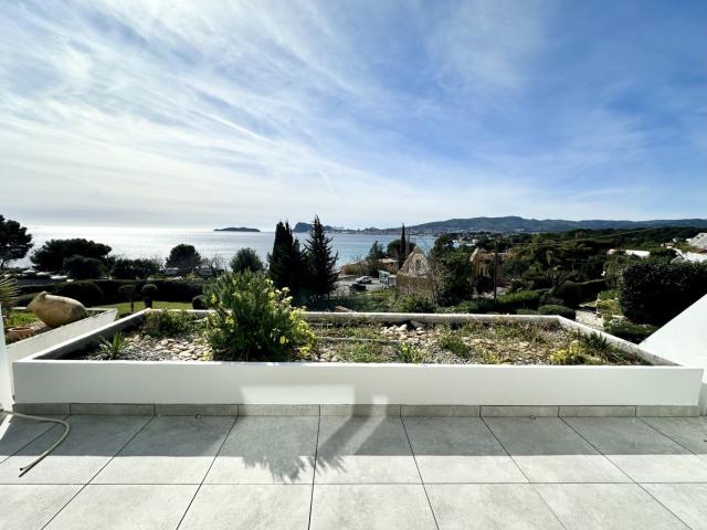 LA CIOTAT: T3 dernier étage Vue mer toit terrasse