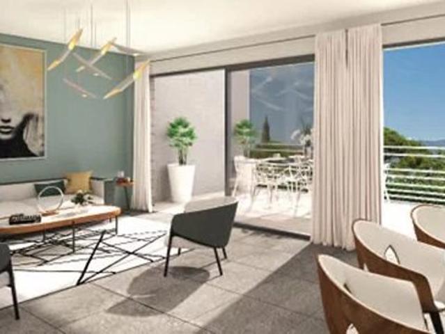 LA CIOTAT T3 SUD EST avec TERRASSE et APERCU MER