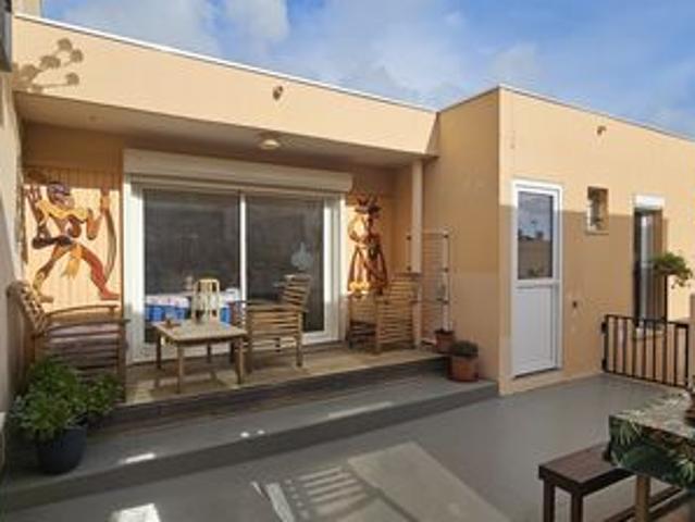 LA CIOTAT vends maison T4 de 85 m² avec une terrasse de 44 m² et une dépendance