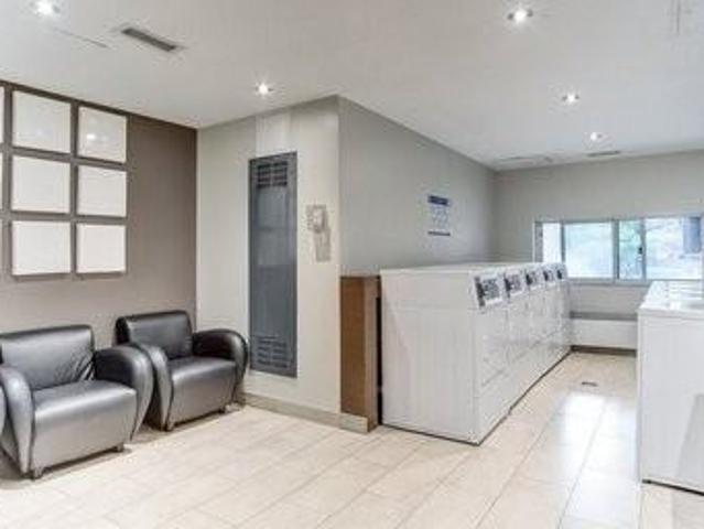 La Citadelle 2 Bedroom Apartment for Rent at 2125 Rue Saint Marc, Montréal, QC H3H 2P1