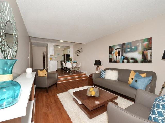 La Citadelle 2 Bedroom Apartment for Rent at 2125 Rue Saint Marc, Montréal, QC H3H 2P1