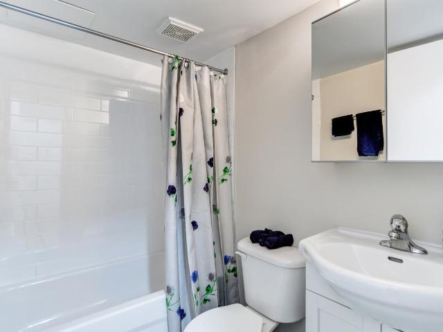 La Citadelle Studio Apartment for Rent at 2125 Rue Saint Marc, Montréal, QC H3H 2P1