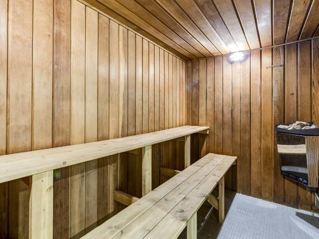 La Citadelle Studio Apartment for Rent at 2125 Rue Saint Marc, Montréal, QC H3H 2P1