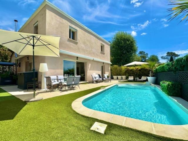 LA COLLE SUR LOUP VILLA 5 PIÈCES PISCINE JARDIN RÉNOVÉ