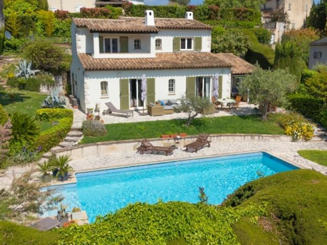 LA COLLE SUR LOUP Villa 6 pièces avec piscine, pool house et garage