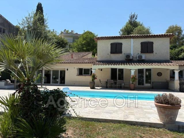 La Colle sur loup Maison de charme de 136 m² avec piscine ? Si