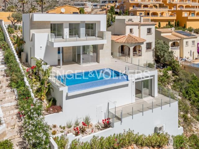 La Costa Blanca es más que un lugar: es un estilo de vida de. 214m² Benitachell