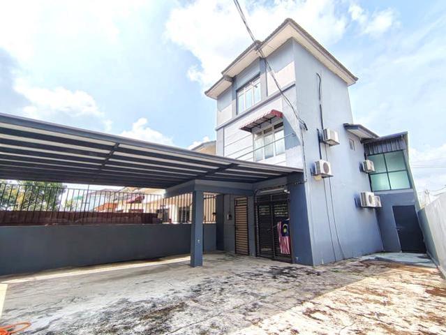 La Cottage Taman Putra Perdana 25 Storey Terrace End Lot with Land