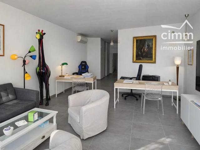La Côte Saint André – Bureau / Local professionnel avec cave