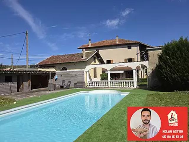 La Côte Saint André 38260 Achat / Vente maison 6 pièces t6 au dernier étage cave