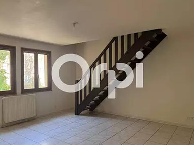 La Côte Saint André 38260 Location appartement 3 pièces t3 cave
