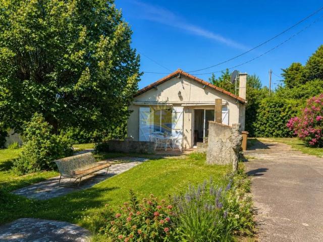LA COURONNE MAISON SUR BEAU TERRAIN