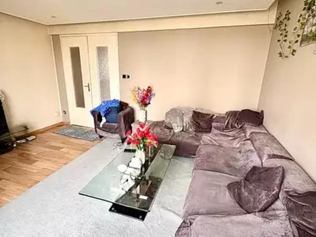 La Courneuve 93120 Achat / Vente appartement 3 pièces t3 au dernier étage cave