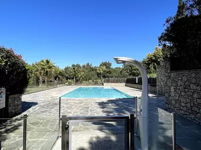 La Croix Valmer 83420 Achat / Vente appartement 3 pièces t3 piscine balcon