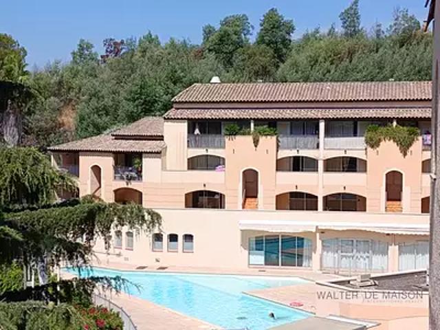 La Croix Valmer 83420 Achat / Vente appartement 2 pièces t2 au dernier étage
