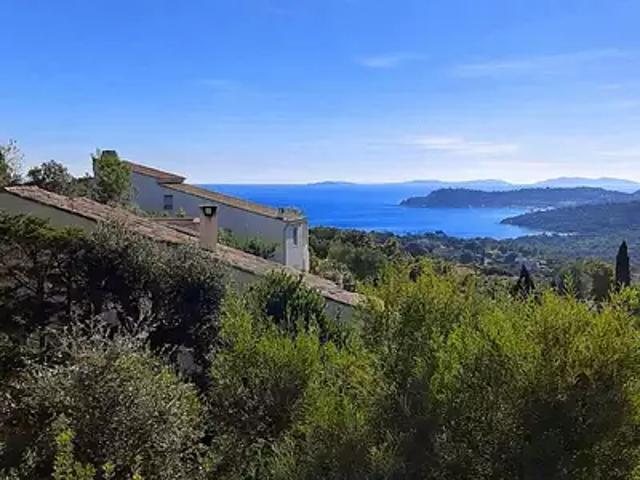 La Croix Valmer 83420 Achat / Vente maison 5 pièces t5 piscine terrasse