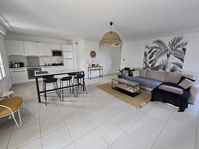 LA CROIX VALMER LE CLOS DES SARMENTS T3 DE 70 M2 RÉSIDENCE AVEC PISCINE GARAGE